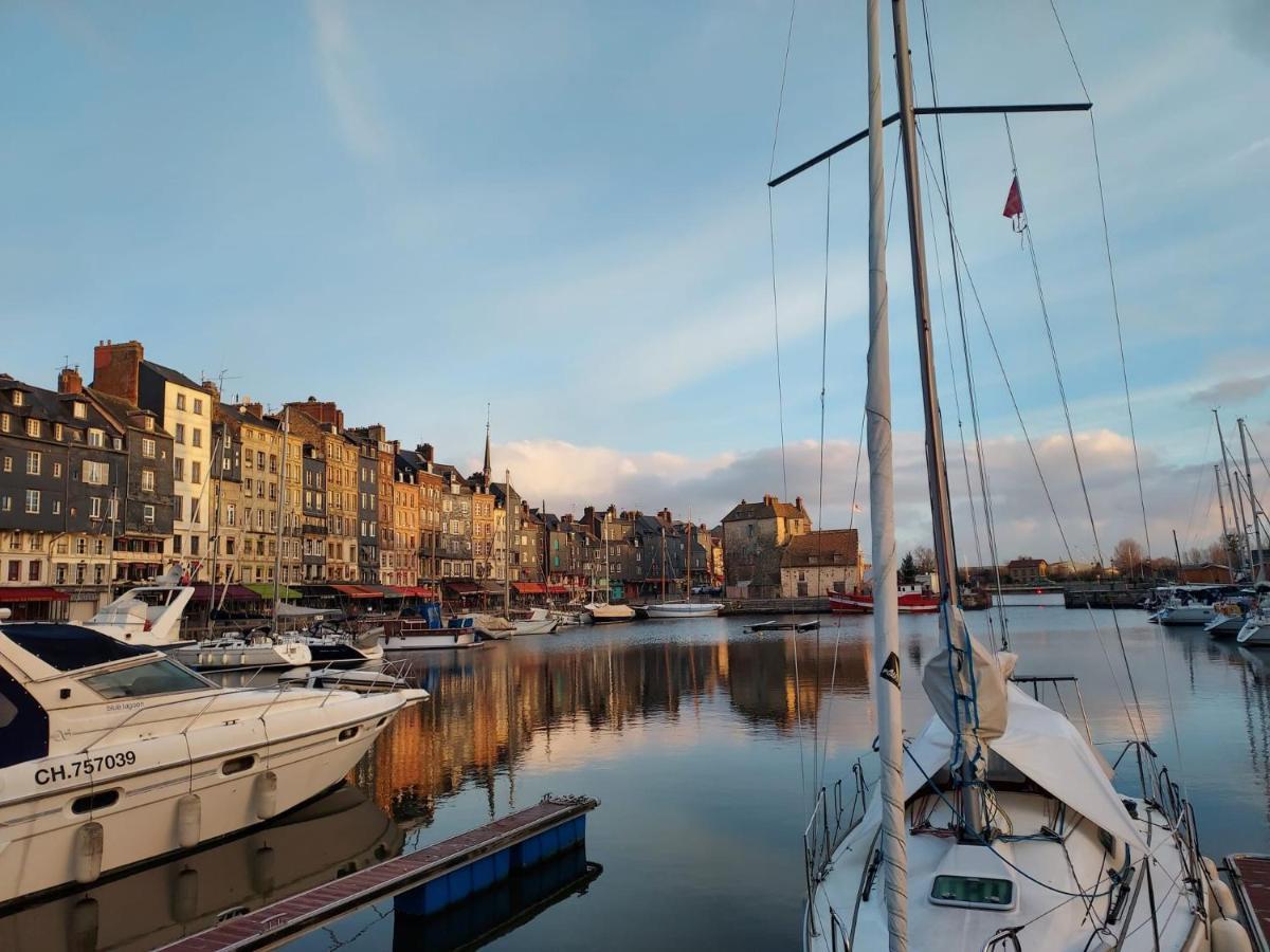 " L' Achilee " Appartement En Plein Coeur De La Ville Honfleur Bagian luar foto