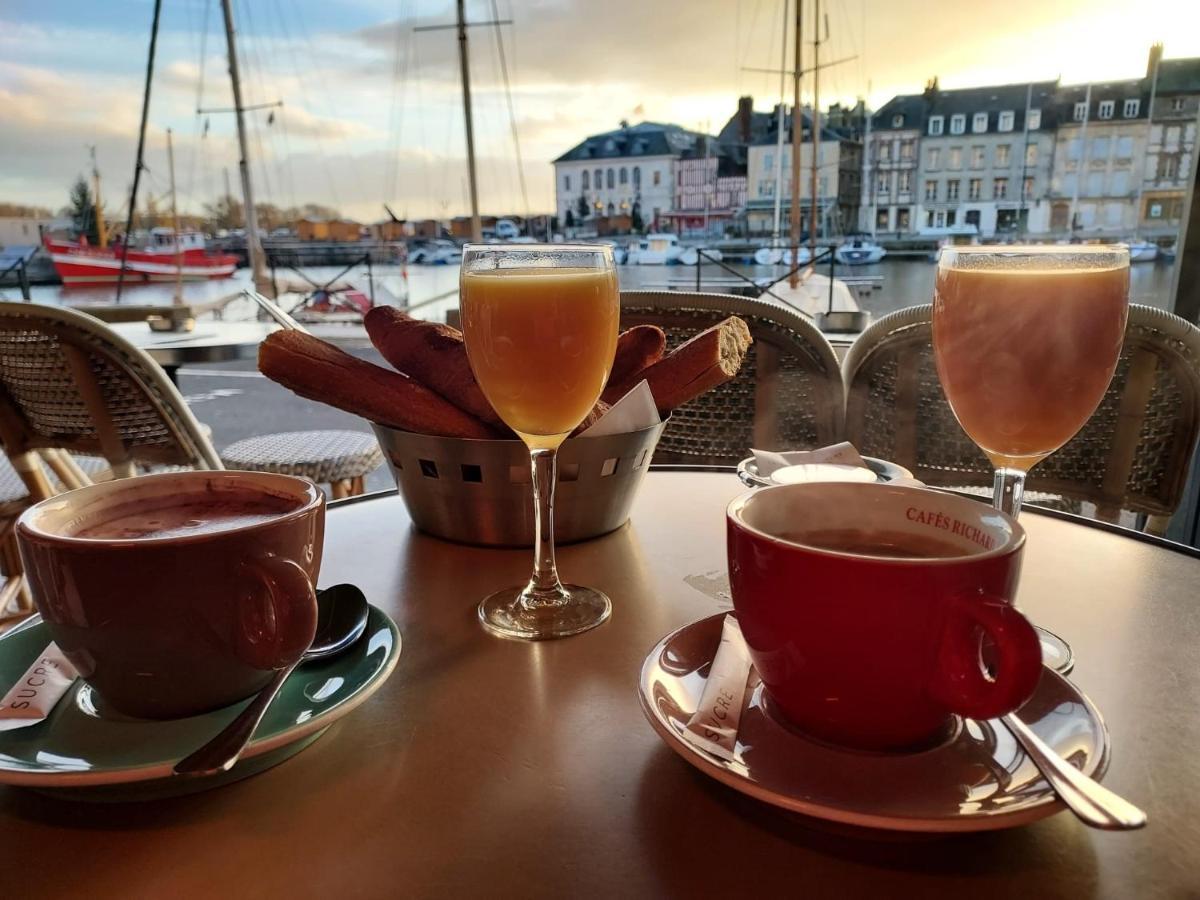 " L' Achilee " Appartement En Plein Coeur De La Ville Honfleur Bagian luar foto